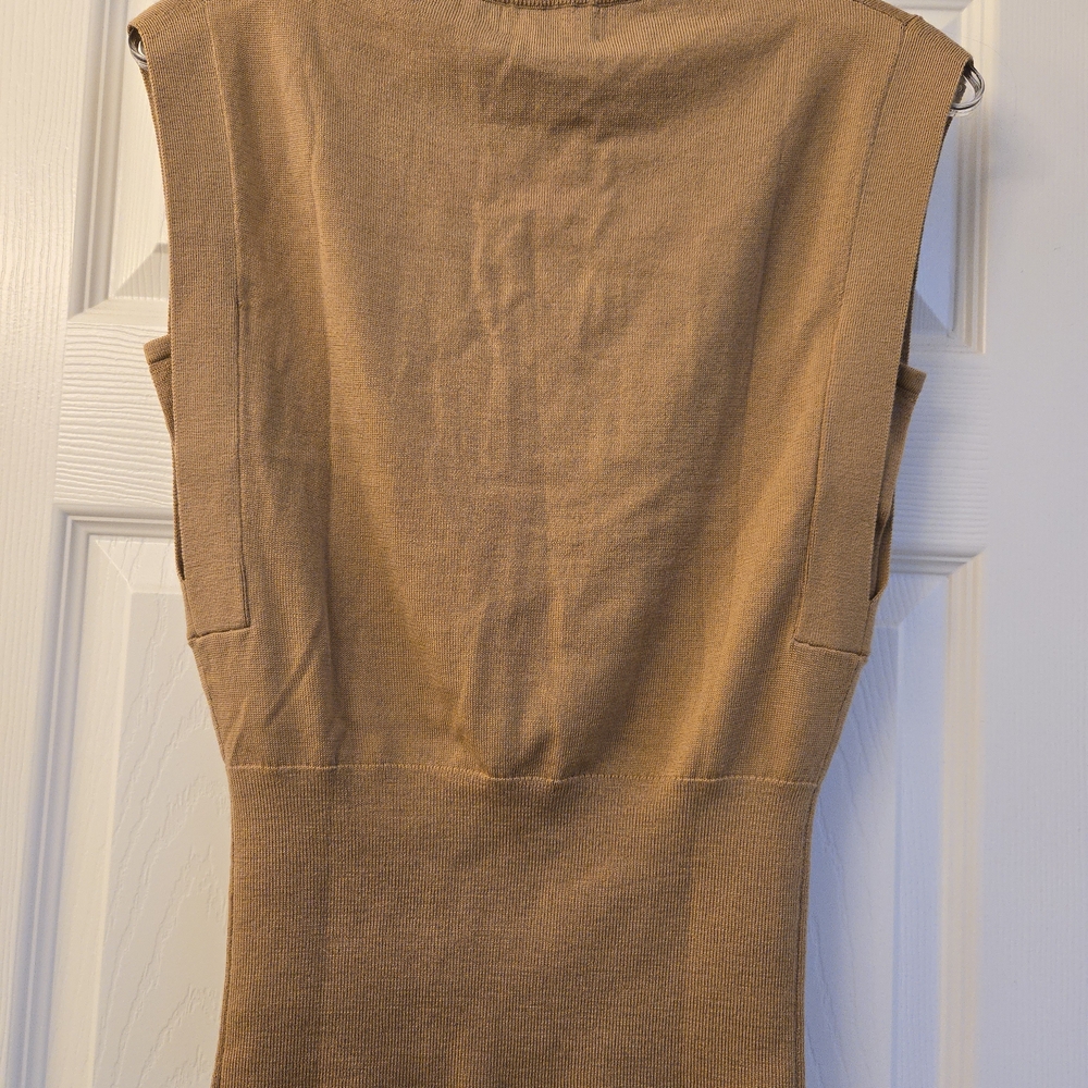 Banana Republic Camel Colored 100% Merino Wool Mockneck Sleeveless Sweater, New - Picture 5 of 5